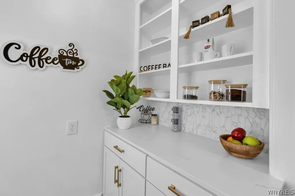 Bonus area off of kitchen