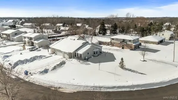 4753 East Highland Parkway, Hamburg, New York 1421, Hamburg, New York 14219, 2 Bedrooms Bedrooms, 6 Rooms Rooms,2 BathroomsBathrooms,Residential,Closed,4753 East Highland Parkway, Hamburg, New York 1421,0,B1662644