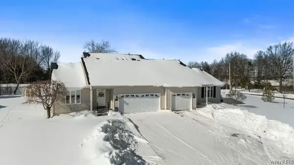 4753 East Highland Parkway, Hamburg, New York 1421, Hamburg, New York 14219, 2 Bedrooms Bedrooms, 6 Rooms Rooms,2 BathroomsBathrooms,Residential,Closed,4753 East Highland Parkway, Hamburg, New York 1421,0,B1662644