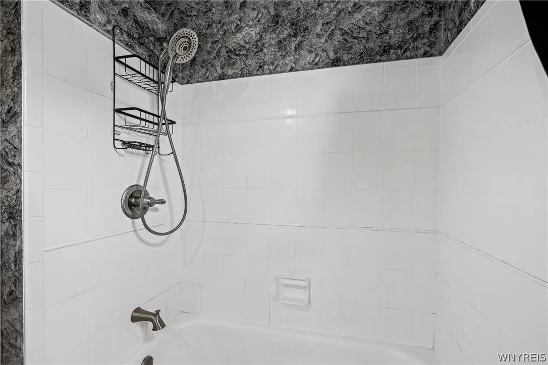 48 Garner Avenue, Buffalo, New York 14213, Buffalo, New York 14213, 4 Bedrooms Bedrooms, 7 Rooms Rooms,1 BathroomBathrooms,Residential,Closed,48 Garner Avenue, Buffalo, New York 14213,0,B1662757