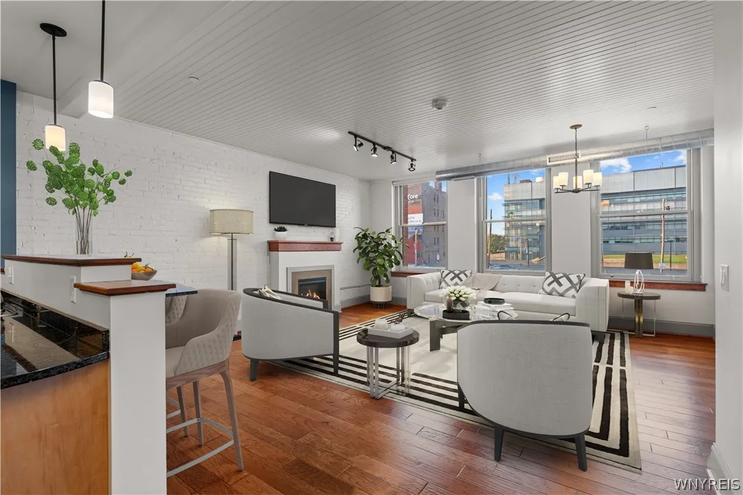 149 Swan 206, Buffalo, New York 14203, Buffalo, New York 14203, 2 Bedroom Bedrooms, 5 Room Rooms,2 BathroomBathrooms,Residential,For Sale,149 Swan 206, Buffalo, New York 14203,0,B1662960
