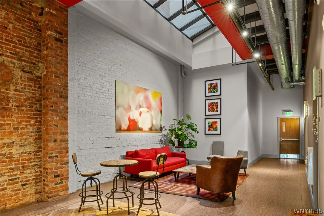 149 Swan 206, Buffalo, New York 14203, Buffalo, New York 14203, 2 Bedroom Bedrooms, 5 Room Rooms,2 BathroomBathrooms,Residential,For Sale,149 Swan 206, Buffalo, New York 14203,0,B1662960