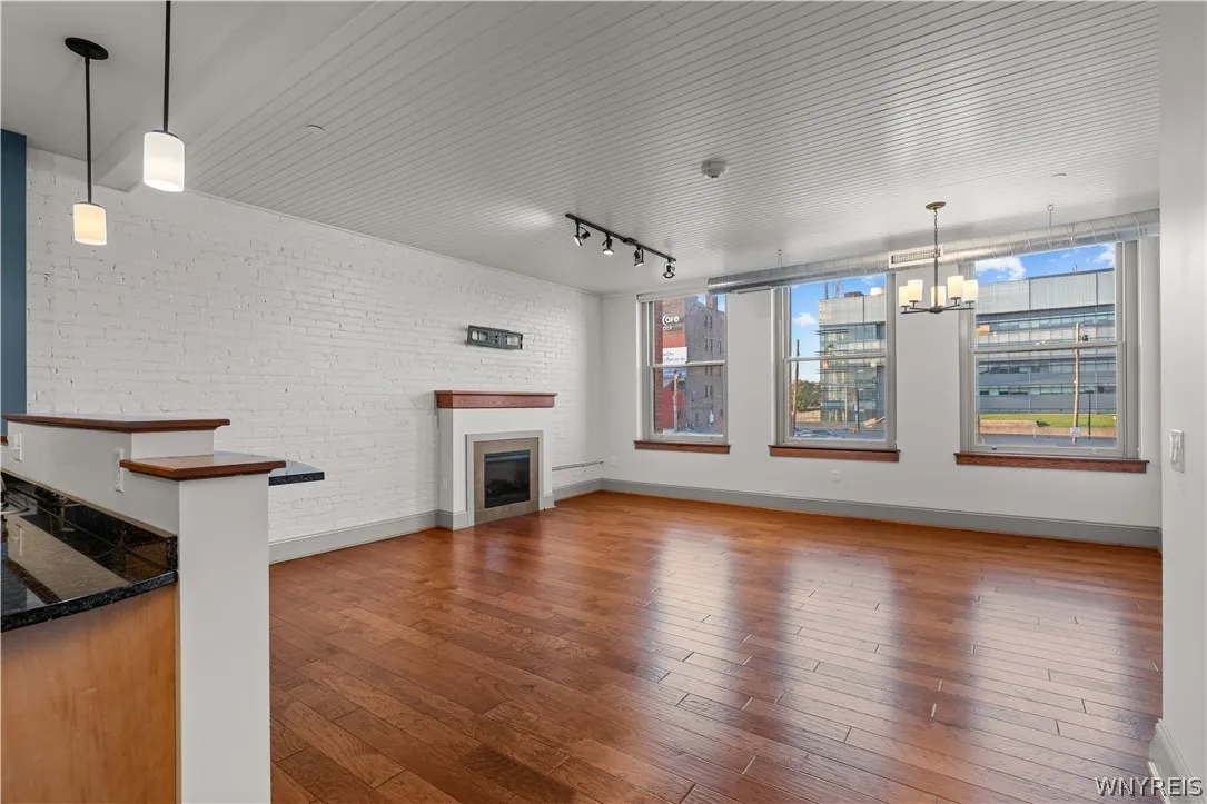 149 Swan 206, Buffalo, New York 14203, Buffalo, New York 14203, 2 Bedroom Bedrooms, 5 Room Rooms,2 BathroomBathrooms,Residential,For Sale,149 Swan 206, Buffalo, New York 14203,0,B1662960