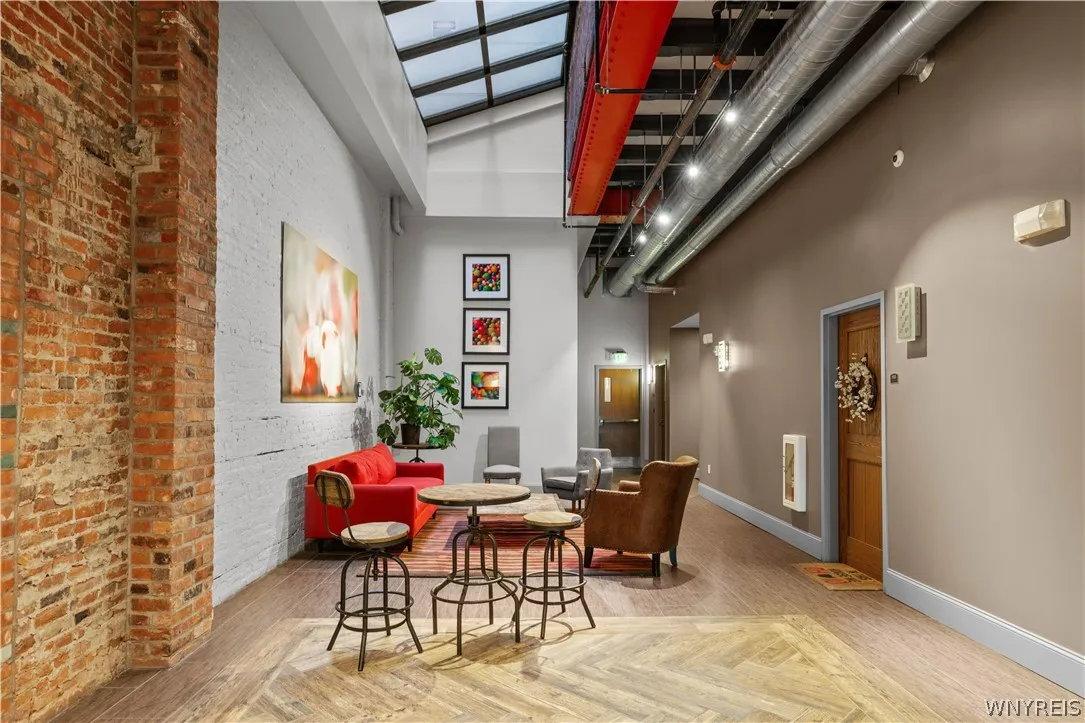 149 Swan 206, Buffalo, New York 14203, Buffalo, New York 14203, 2 Bedroom Bedrooms, 5 Room Rooms,2 BathroomBathrooms,Residential,For Sale,149 Swan 206, Buffalo, New York 14203,0,B1662960