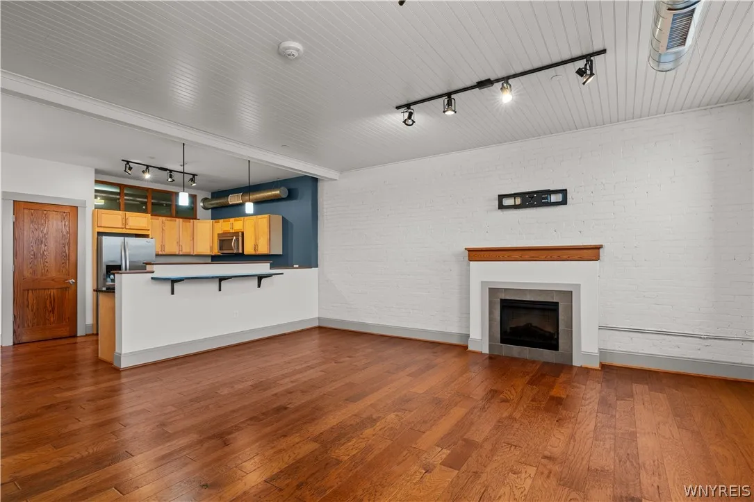 149 Swan 206, Buffalo, New York 14203, Buffalo, New York 14203, 2 Bedroom Bedrooms, 5 Room Rooms,2 BathroomBathrooms,Residential,For Sale,149 Swan 206, Buffalo, New York 14203,0,B1662960