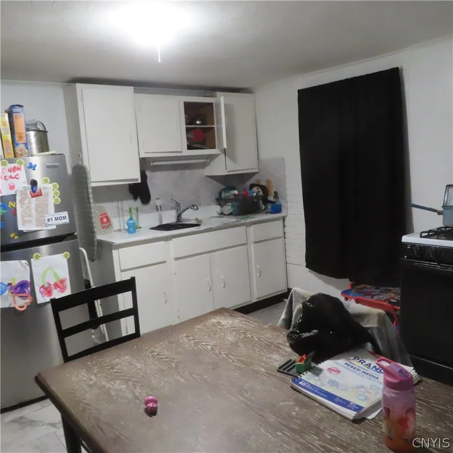 205 Danforth Street, Syracuse, New York 13208, Syracuse, New York 13208, 2 Bedrooms Bedrooms, 4 Rooms Rooms,1 BathroomBathrooms,Residential,For Sale,205 Danforth Street, Syracuse, New York 13208,0,S1662922