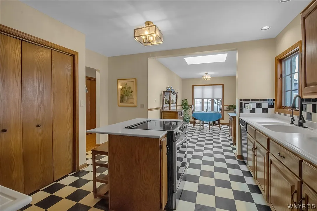 6034 Goodrich Road, Clarence, New York 14032, Clarence, New York 14032, 5 Bedrooms Bedrooms, ,3 BathroomsBathrooms,Residential,Closed,6034 Goodrich Road, Clarence, New York 14032,0,B1663101