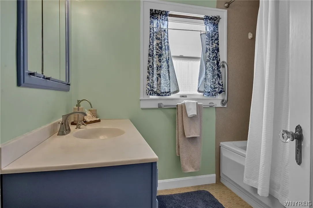 6034 Goodrich Road, Clarence, New York 14032, Clarence, New York 14032, 5 Bedrooms Bedrooms, ,3 BathroomsBathrooms,Residential,Closed,6034 Goodrich Road, Clarence, New York 14032,0,B1663101
