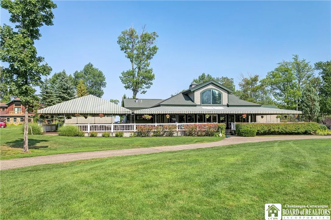 Golf Clubhouse