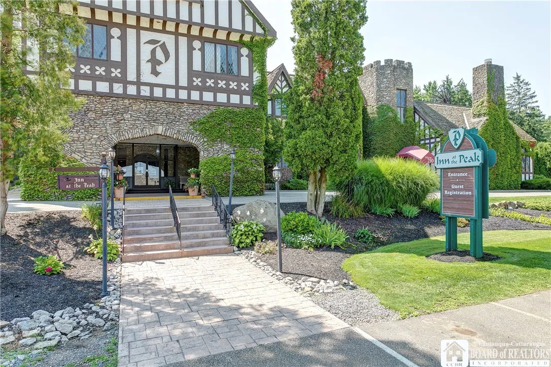 The Inn at Peek'n Peak where you will find restaurants, day spa and more.