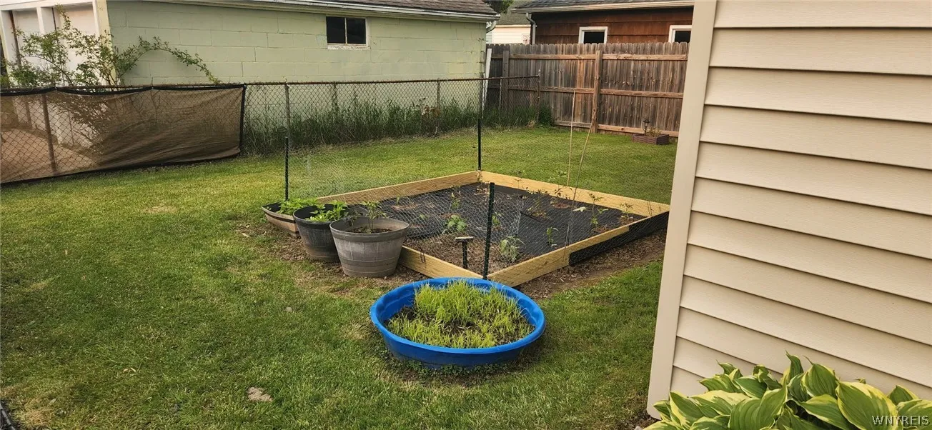 215 Fairfield Avenue, Tonawanda, New York 14223, Tonawanda, New York 14223, 3 Bedrooms Bedrooms, 5 Rooms Rooms,1 BathroomBathrooms,Residential,Closed,215 Fairfield Avenue, Tonawanda, New York 14223,0,B1663378