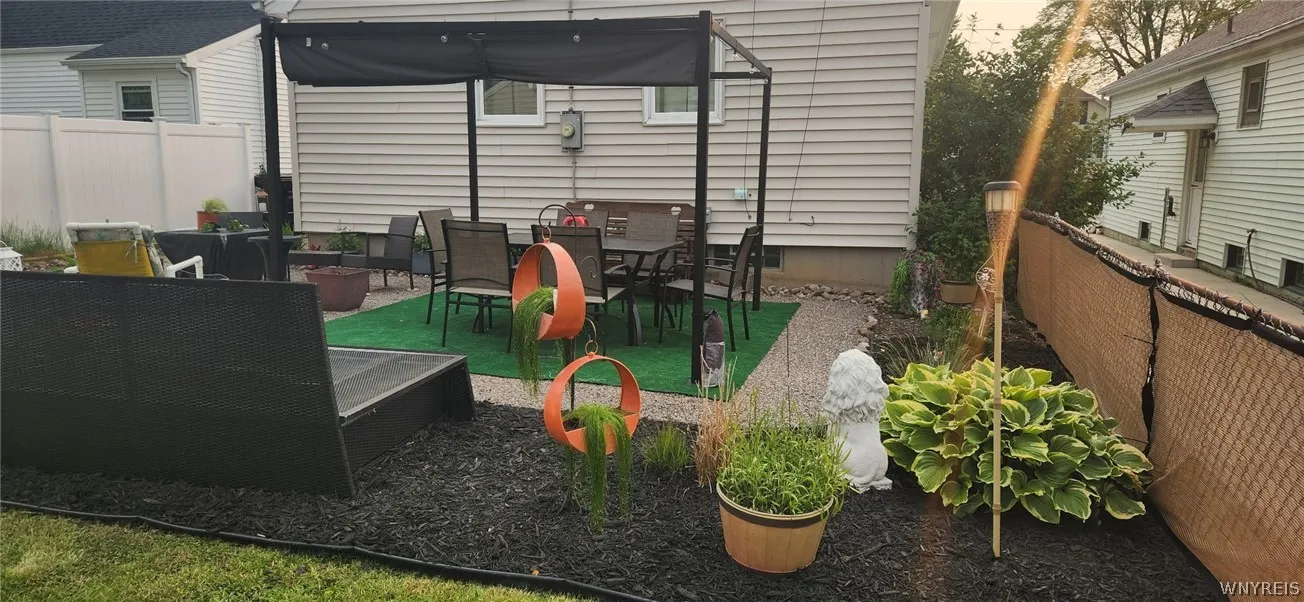 215 Fairfield Avenue, Tonawanda, New York 14223, Tonawanda, New York 14223, 3 Bedrooms Bedrooms, 5 Rooms Rooms,1 BathroomBathrooms,Residential,Closed,215 Fairfield Avenue, Tonawanda, New York 14223,0,B1663378