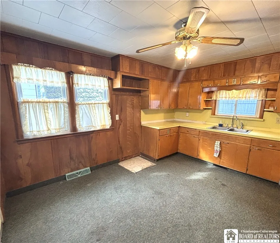 15 Franklin Street, Jamestown, New York 14701, Jamestown, New York 14701, 3 Bedrooms Bedrooms, 7 Rooms Rooms,1 BathroomBathrooms,Residential,For Sale,15 Franklin Street, Jamestown, New York 14701,0,R1662855