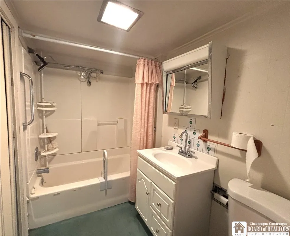 15 Franklin Street, Jamestown, New York 14701, Jamestown, New York 14701, 3 Bedrooms Bedrooms, 7 Rooms Rooms,1 BathroomBathrooms,Residential,For Sale,15 Franklin Street, Jamestown, New York 14701,0,R1662855