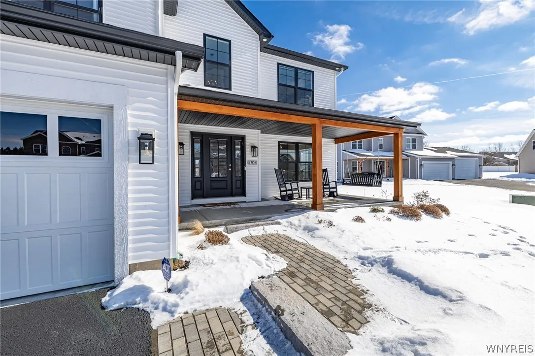 5704 Eleni Court, Avon, New York 14414, Avon, New York 14414, 4 Bedrooms Bedrooms, 8 Rooms Rooms,3 BathroomsBathrooms,Residential,Closed,5704 Eleni Court, Avon, New York 14414,0,B1663028