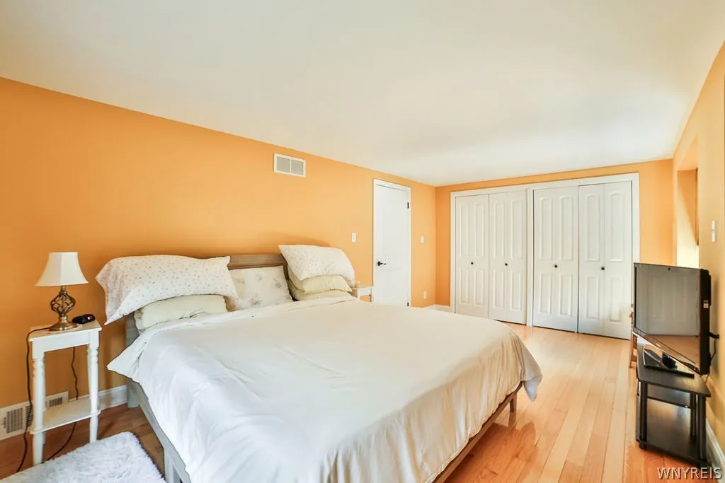 32 Bernhardt Drive 10, Amherst, New York 14226, Amherst, New York 14226, 2 Bedrooms Bedrooms, 5 Rooms Rooms,1 BathroomBathrooms,Residential Lease,For Rent,32 Bernhardt Drive 10, Amherst, New York 14226,0,B1663440