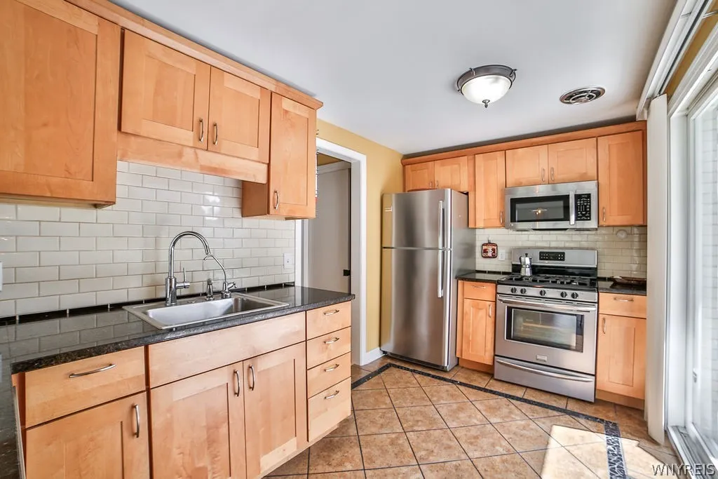 32 Bernhardt Drive 10, Amherst, New York 14226, Amherst, New York 14226, 2 Bedrooms Bedrooms, 5 Rooms Rooms,1 BathroomBathrooms,Residential Lease,For Rent,32 Bernhardt Drive 10, Amherst, New York 14226,0,B1663440