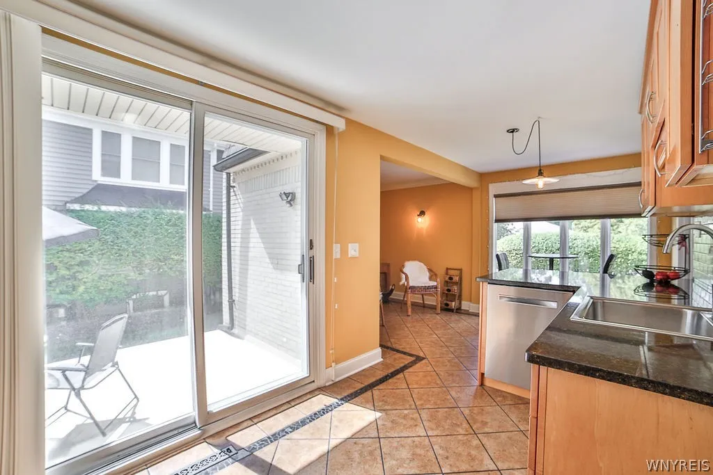32 Bernhardt Drive 10, Amherst, New York 14226, Amherst, New York 14226, 2 Bedrooms Bedrooms, 5 Rooms Rooms,1 BathroomBathrooms,Residential Lease,For Rent,32 Bernhardt Drive 10, Amherst, New York 14226,0,B1663440
