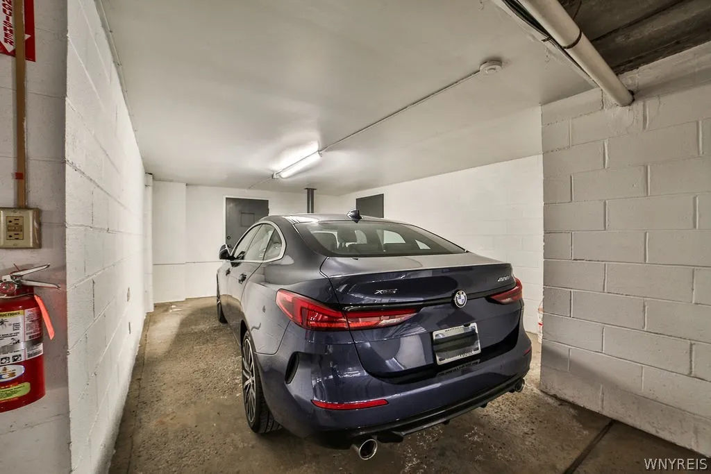 32 Bernhardt Drive 10, Amherst, New York 14226, Amherst, New York 14226, 2 Bedrooms Bedrooms, 5 Rooms Rooms,1 BathroomBathrooms,Residential Lease,For Rent,32 Bernhardt Drive 10, Amherst, New York 14226,0,B1663440