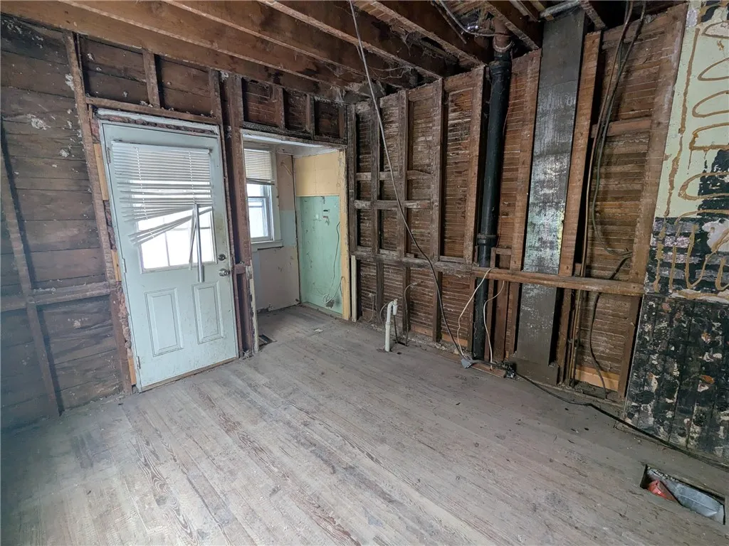 88 Monica Street, Rochester, New York 14619, Rochester, New York 14619, 4 Bedrooms Bedrooms, 5 Rooms Rooms,1 BathroomBathrooms,Residential,For Sale,88 Monica Street, Rochester, New York 14619,0,R1662418