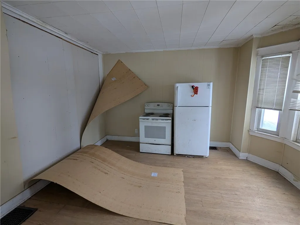 88 Monica Street, Rochester, New York 14619, Rochester, New York 14619, 4 Bedrooms Bedrooms, 5 Rooms Rooms,1 BathroomBathrooms,Residential,For Sale,88 Monica Street, Rochester, New York 14619,0,R1662418