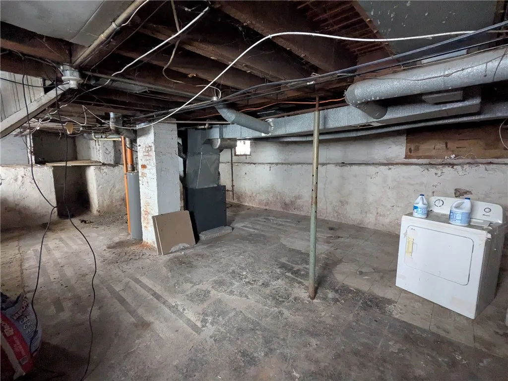 88 Monica Street, Rochester, New York 14619, Rochester, New York 14619, 4 Bedrooms Bedrooms, 5 Rooms Rooms,1 BathroomBathrooms,Residential,For Sale,88 Monica Street, Rochester, New York 14619,0,R1662418