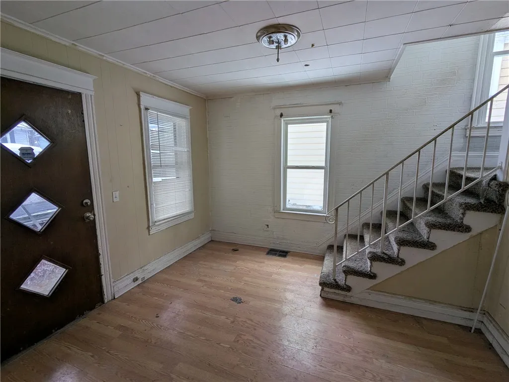 88 Monica Street, Rochester, New York 14619, Rochester, New York 14619, 4 Bedrooms Bedrooms, 5 Rooms Rooms,1 BathroomBathrooms,Residential,For Sale,88 Monica Street, Rochester, New York 14619,0,R1662418
