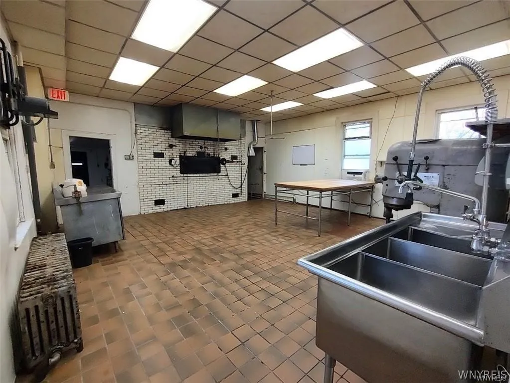 543 South Park Avenue, Buffalo, New York 14204, Buffalo, New York 14204, 5 Rooms Rooms,Commercial Sale,For Sale,543 South Park Avenue, Buffalo, New York 14204,0,B1663792