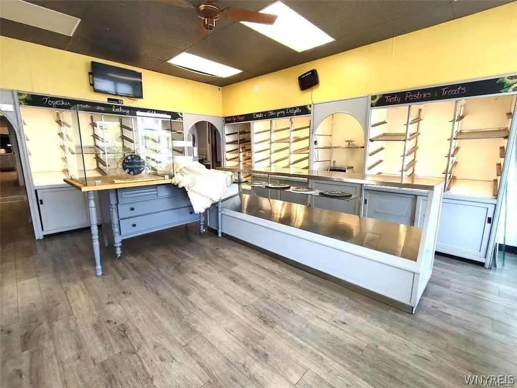 543 South Park Avenue, Buffalo, New York 14204, Buffalo, New York 14204, 5 Rooms Rooms,Commercial Sale,For Sale,543 South Park Avenue, Buffalo, New York 14204,0,B1663792