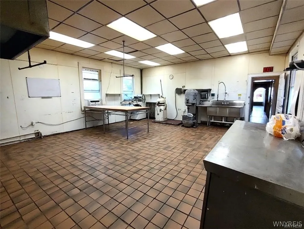 543 South Park Avenue, Buffalo, New York 14204, Buffalo, New York 14204, 5 Rooms Rooms,Commercial Sale,For Sale,543 South Park Avenue, Buffalo, New York 14204,0,B1663792