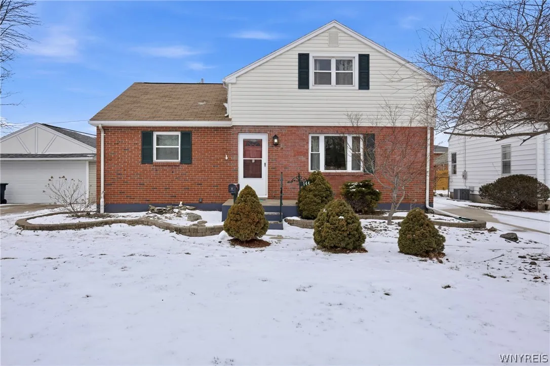 144 Elmview Drive, Tonawanda, New York 14150, Tonawanda, New York 14150, 3 Bedrooms Bedrooms, 7 Rooms Rooms,1 BathroomBathrooms,Residential,For Sale,144 Elmview Drive, Tonawanda, New York 14150,0,B1663989