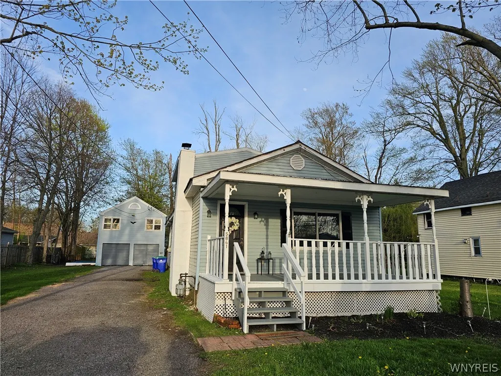 5841 Lakeview Terrace, Hamburg, New York 14085, Hamburg, New York 14085, 4 Bedrooms Bedrooms, 8 Rooms Rooms,1 BathroomBathrooms,Residential,Closed,5841 Lakeview Terrace, Hamburg, New York 14085,0,B1664357