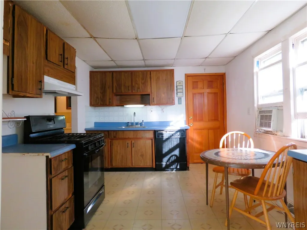 13x10 Kitchen All Appliances Stay