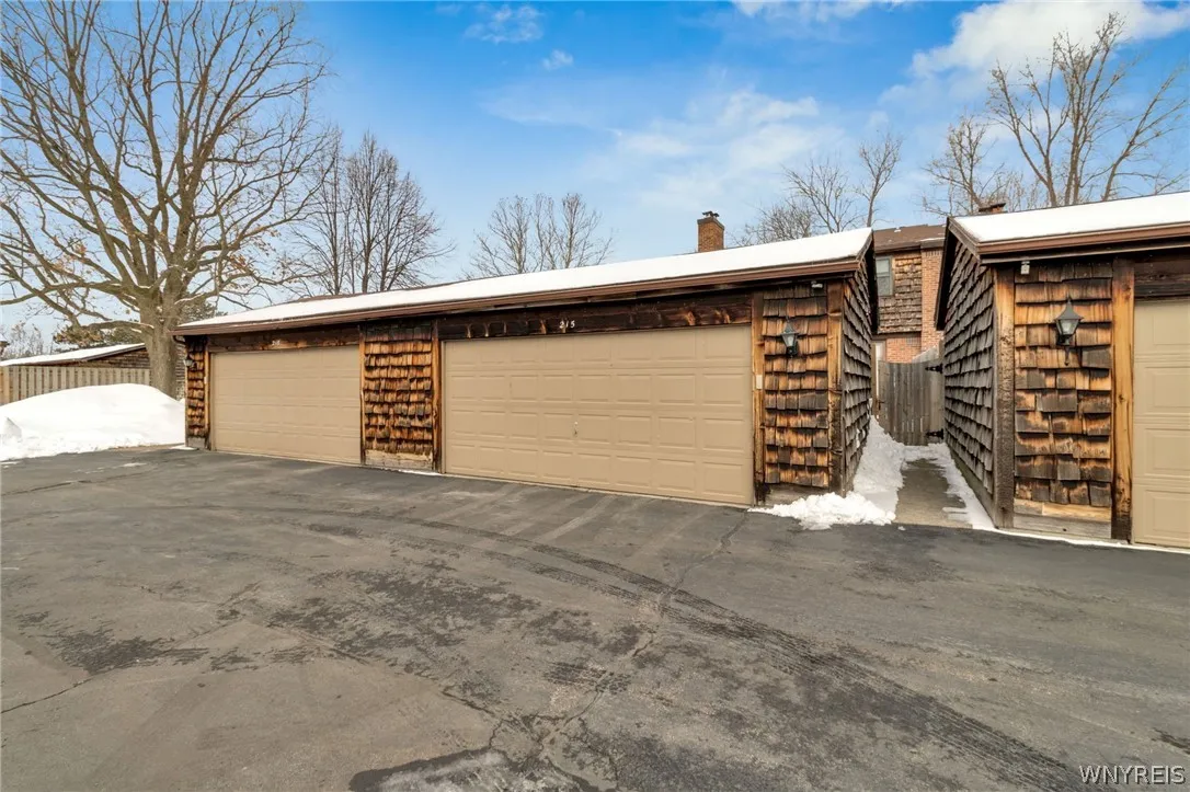 215 Wedgewood Drive, Amherst, New York 14221, Amherst, New York 14221, 3 Bedrooms Bedrooms, 8 Rooms Rooms,2 BathroomsBathrooms,Residential,For Sale,215 Wedgewood Drive, Amherst, New York 14221,0,B1664462