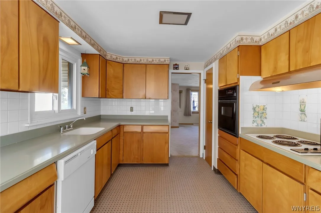 29 Danebrock Drive, Amherst, New York 14226, Amherst, New York 14226, 3 Bedrooms Bedrooms, 5 Rooms Rooms,2 BathroomsBathrooms,Residential,For Sale,29 Danebrock Drive, Amherst, New York 14226,0,B1664397