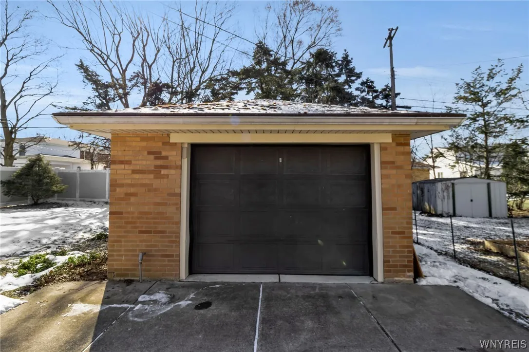 29 Danebrock Drive, Amherst, New York 14226, Amherst, New York 14226, 3 Bedrooms Bedrooms, 5 Rooms Rooms,2 BathroomsBathrooms,Residential,For Sale,29 Danebrock Drive, Amherst, New York 14226,0,B1664397
