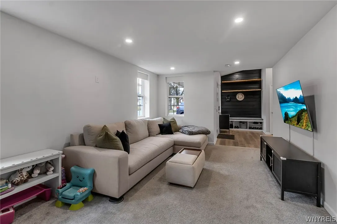 196 Mill Street, Amherst, New York 14221, Amherst, New York 14221, 3 Bedrooms Bedrooms, 7 Rooms Rooms,2 BathroomsBathrooms,Residential,For Sale,196 Mill Street, Amherst, New York 14221,0,B1664635