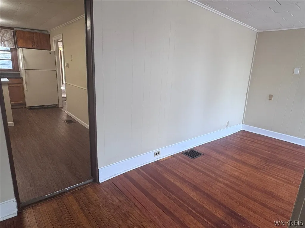 10761 Main Street 2, Clarence, New York 14031, Clarence, New York 14031, 1 Bedroom Bedrooms, 4 Rooms Rooms,1 BathroomBathrooms,Residential Lease,For Rent,10761 Main Street 2, Clarence, New York 14031,0,B1664831