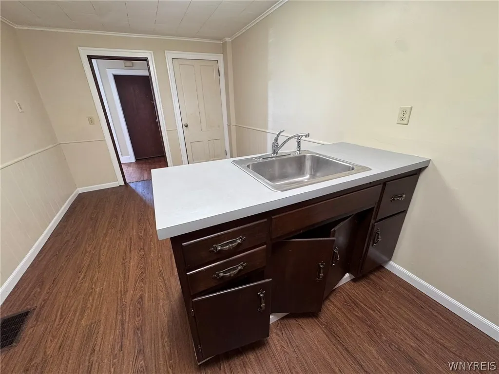 10761 Main Street 2, Clarence, New York 14031, Clarence, New York 14031, 1 Bedroom Bedrooms, 4 Rooms Rooms,1 BathroomBathrooms,Residential Lease,For Rent,10761 Main Street 2, Clarence, New York 14031,0,B1664831