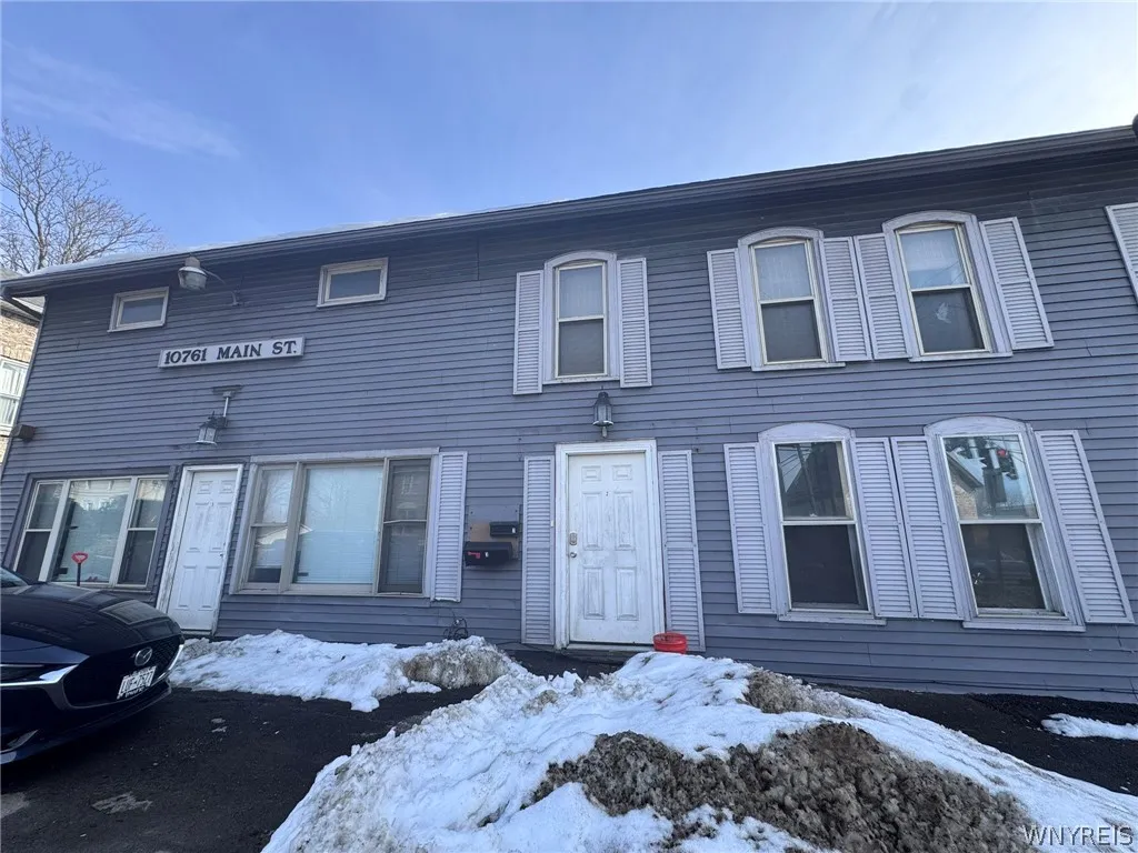 10761 Main Street 2, Clarence, New York 14031, Clarence, New York 14031, 1 Bedroom Bedrooms, 4 Rooms Rooms,1 BathroomBathrooms,Residential Lease,For Rent,10761 Main Street 2, Clarence, New York 14031,0,B1664831