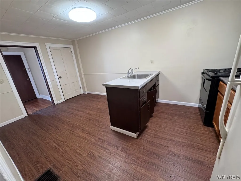 10761 Main Street 2, Clarence, New York 14031, Clarence, New York 14031, 1 Bedroom Bedrooms, 4 Rooms Rooms,1 BathroomBathrooms,Residential Lease,For Rent,10761 Main Street 2, Clarence, New York 14031,0,B1664831