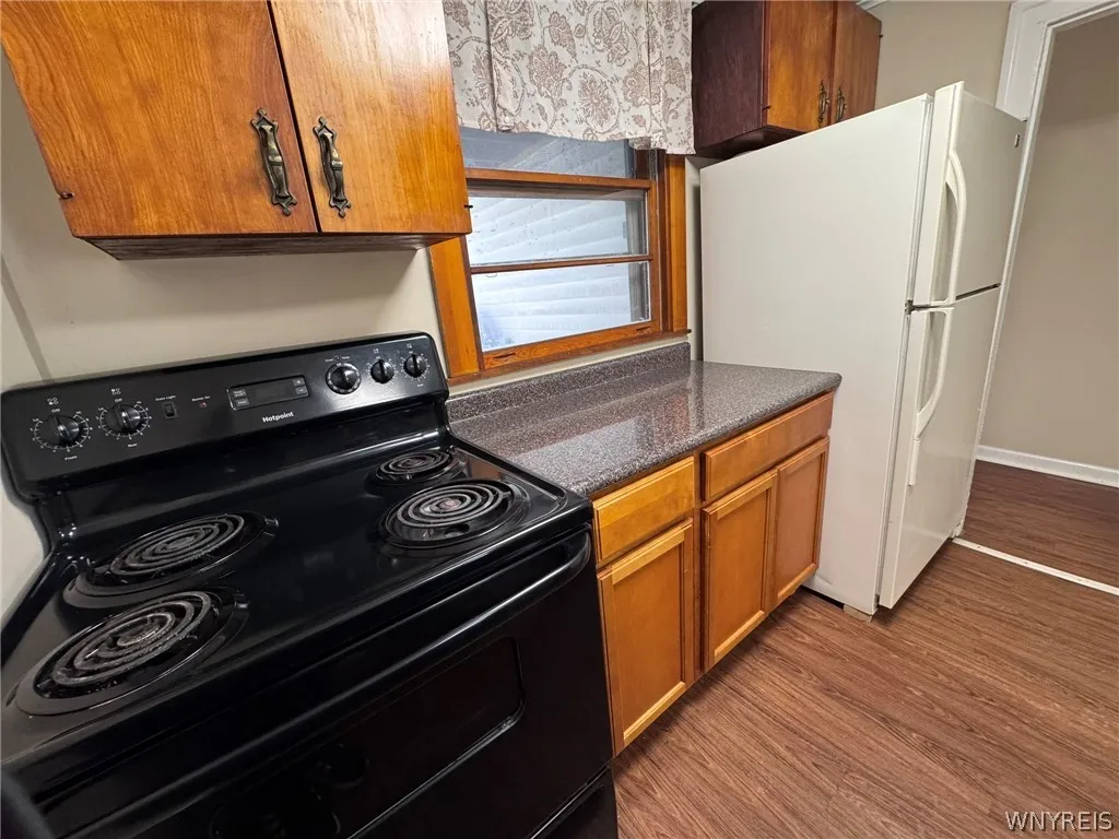 10761 Main Street 2, Clarence, New York 14031, Clarence, New York 14031, 1 Bedroom Bedrooms, 4 Rooms Rooms,1 BathroomBathrooms,Residential Lease,For Rent,10761 Main Street 2, Clarence, New York 14031,0,B1664831