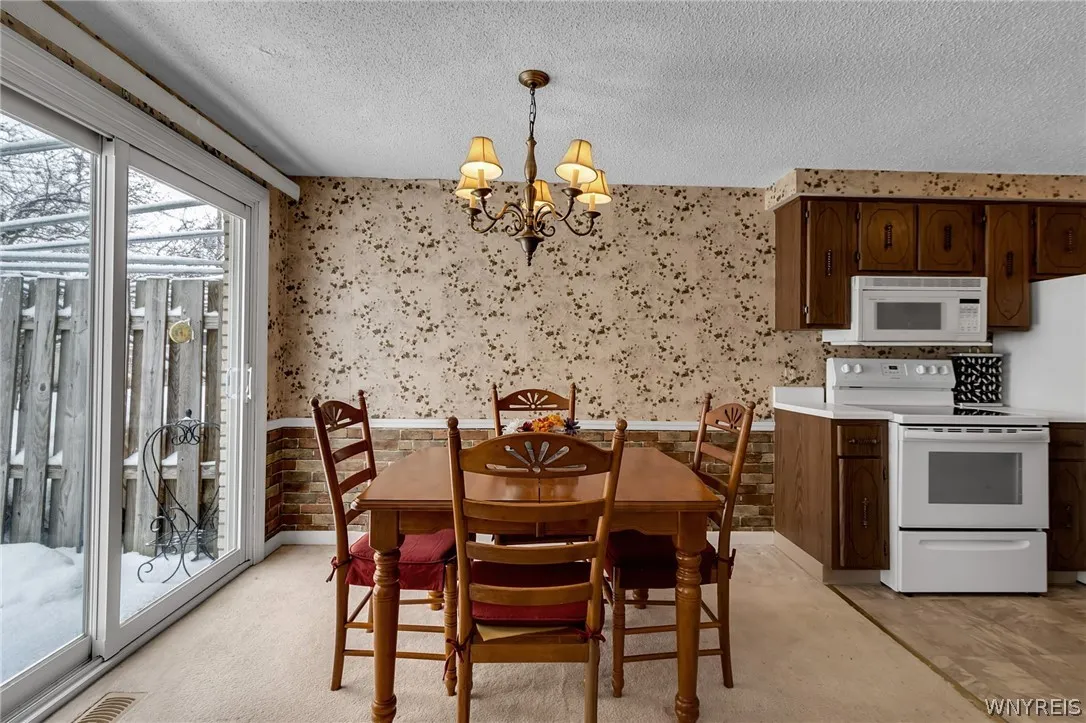 208 Harrogate, Amherst, New York 14221, Amherst, New York 14221, 3 Bedrooms Bedrooms, 8 Rooms Rooms,2 BathroomsBathrooms,Residential,For Sale,208 Harrogate, Amherst, New York 14221,0,B1662656