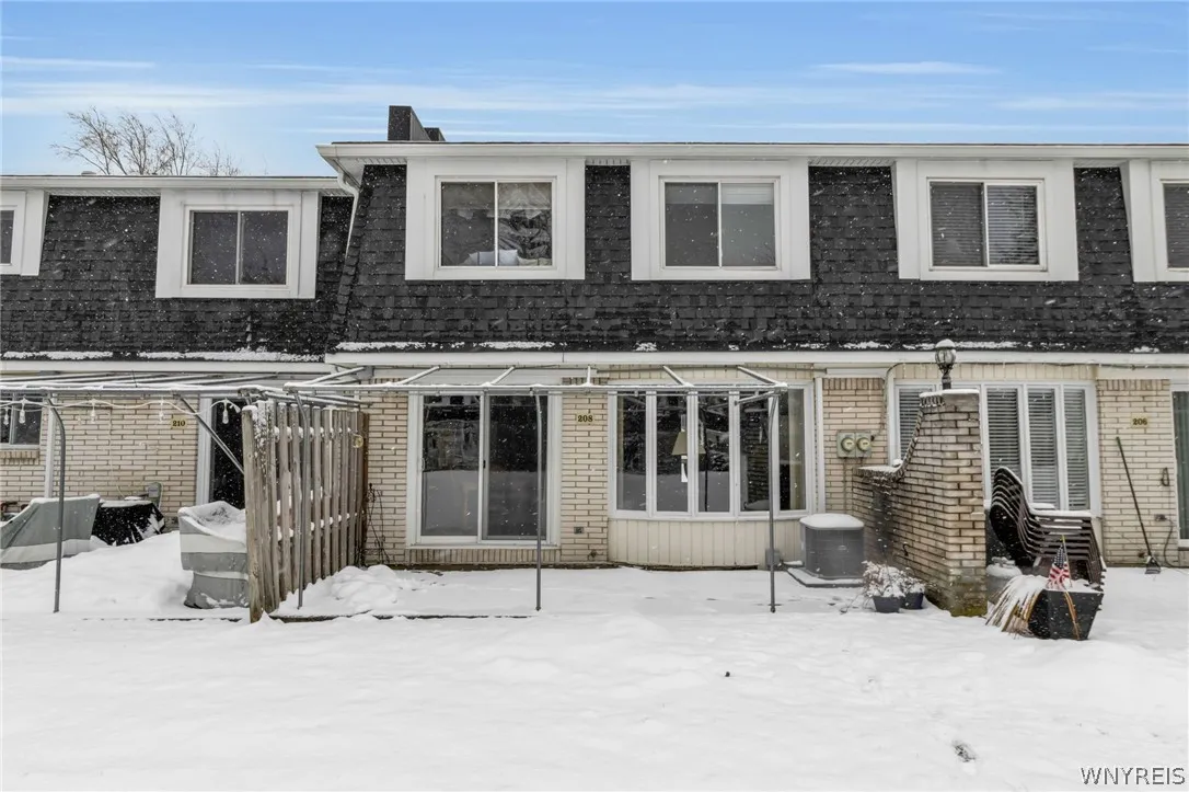 208 Harrogate, Amherst, New York 14221, Amherst, New York 14221, 3 Bedrooms Bedrooms, 8 Rooms Rooms,2 BathroomsBathrooms,Residential,For Sale,208 Harrogate, Amherst, New York 14221,0,B1662656
