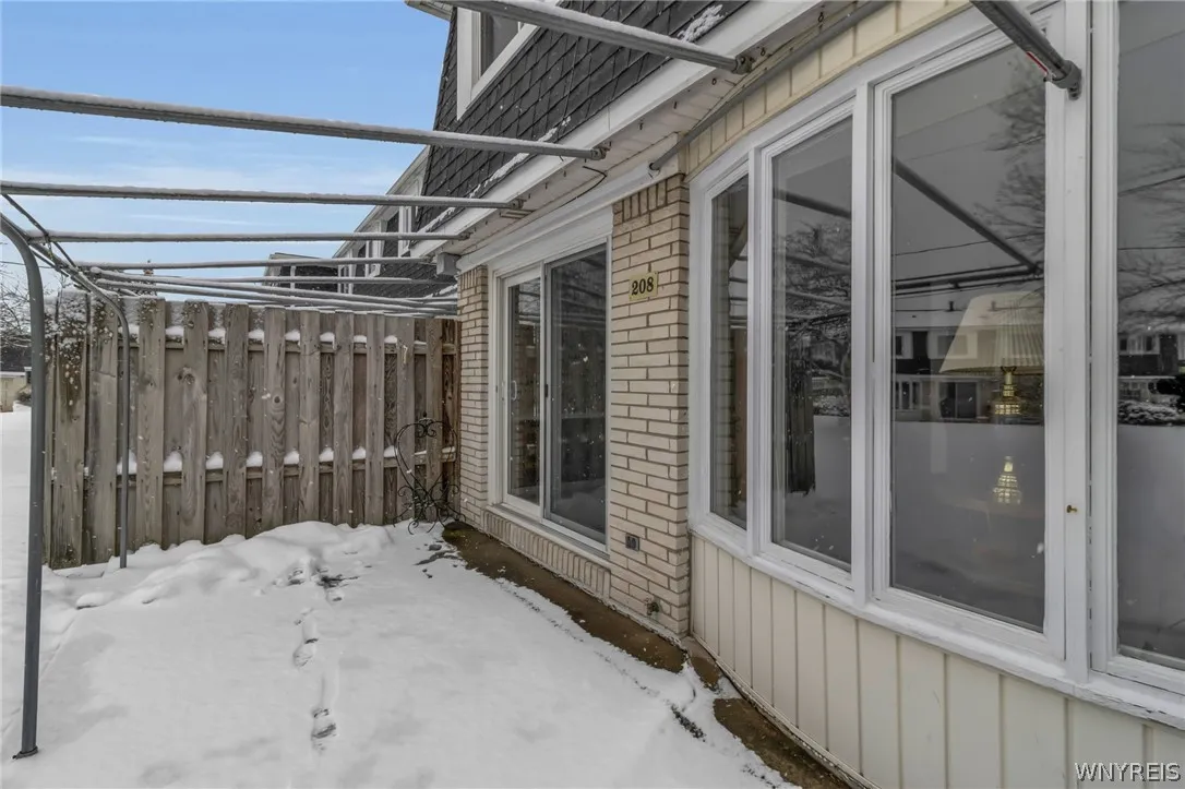 208 Harrogate, Amherst, New York 14221, Amherst, New York 14221, 3 Bedrooms Bedrooms, 8 Rooms Rooms,2 BathroomsBathrooms,Residential,For Sale,208 Harrogate, Amherst, New York 14221,0,B1662656