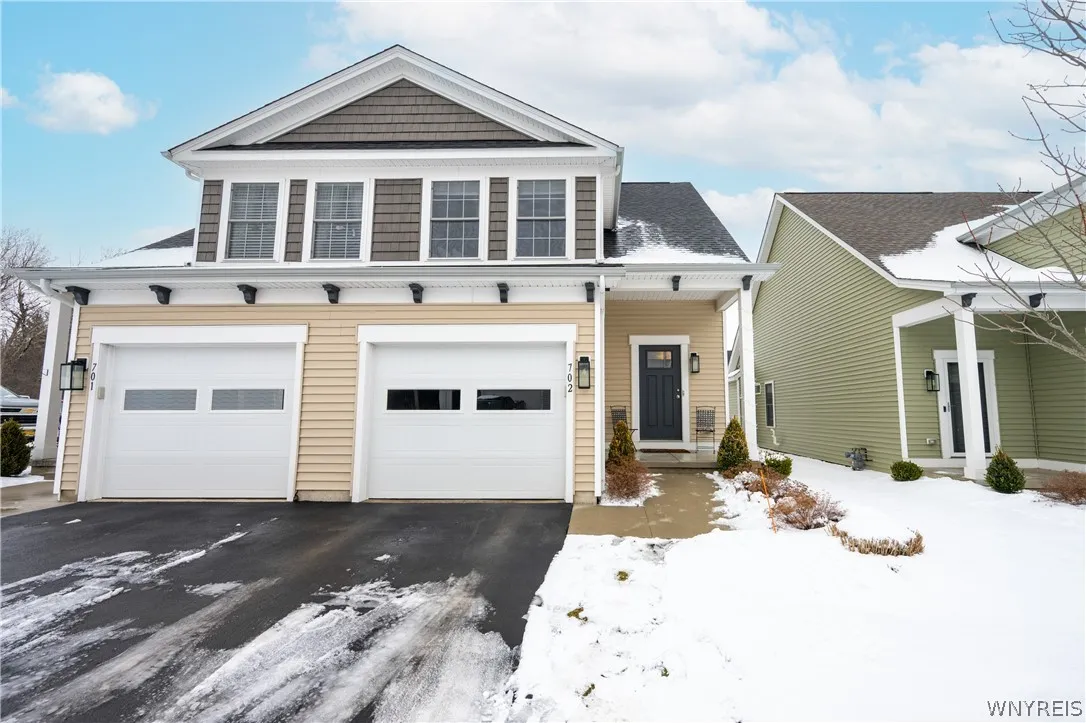 702 Carriage Lane, West Seneca, New York 14224, West Seneca, New York 14224, 2 Bedrooms Bedrooms, 5 Rooms Rooms,1 BathroomBathrooms,Residential,For Sale,702 Carriage Lane, West Seneca, New York 14224,0,B1664927