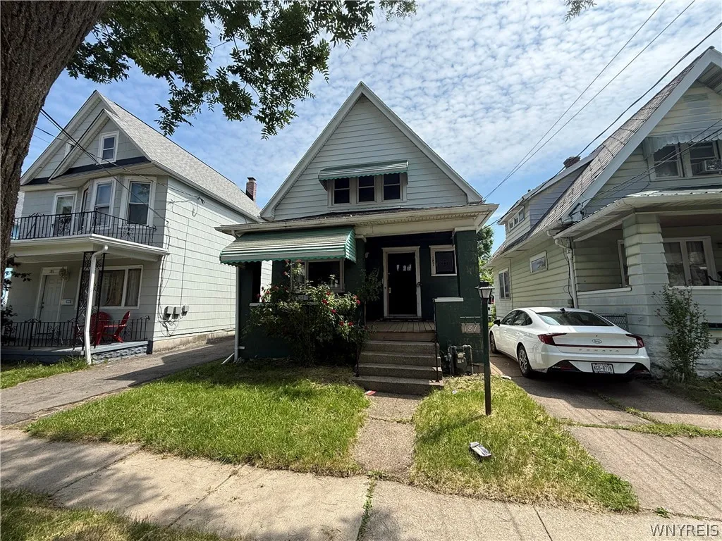 187 Condon Avenue, Buffalo, New York 14207, Buffalo, New York 14207, 3 Bedrooms Bedrooms, 6 Rooms Rooms,1 BathroomBathrooms,Residential,For Sale,187 Condon Avenue, Buffalo, New York 14207,0,B1664412