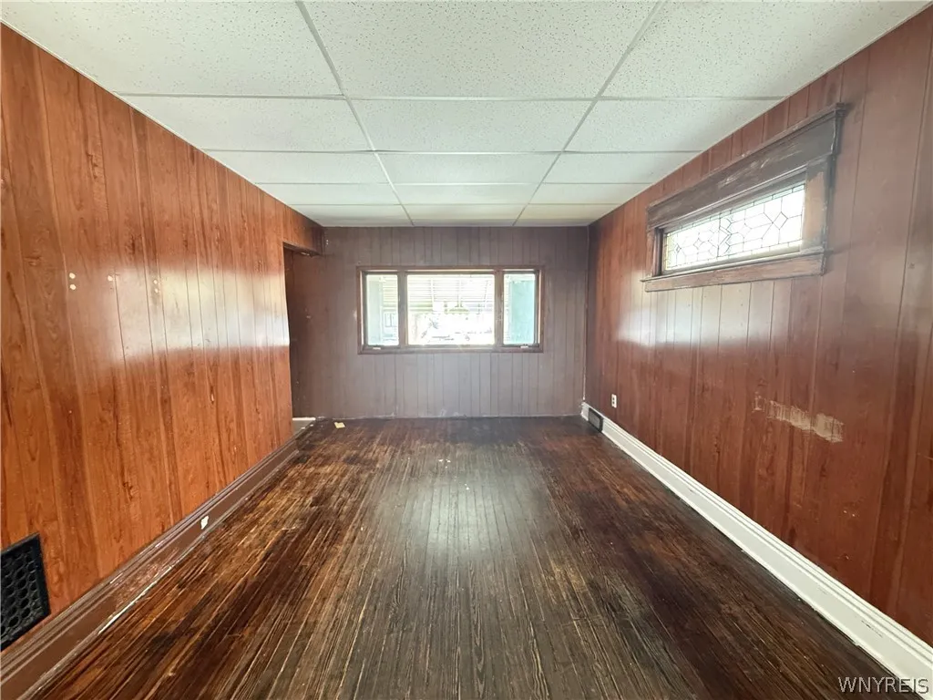 187 Condon Avenue, Buffalo, New York 14207, Buffalo, New York 14207, 3 Bedrooms Bedrooms, 6 Rooms Rooms,1 BathroomBathrooms,Residential,For Sale,187 Condon Avenue, Buffalo, New York 14207,0,B1664412