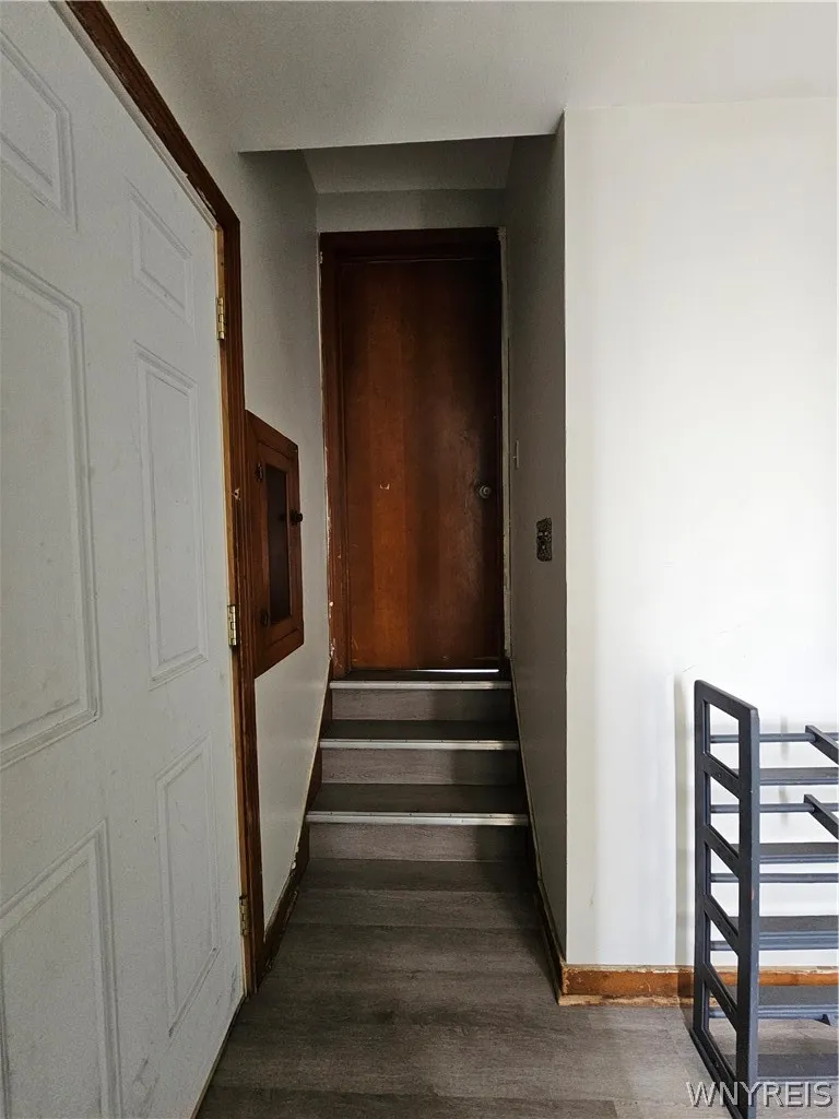 42 Layton Avenue, Amherst, New York 14226, Amherst, New York 14226, 2 Bedrooms Bedrooms, 5 Rooms Rooms,1 BathroomBathrooms,Residential Lease,For Rent,42 Layton Avenue, Amherst, New York 14226,0,B1665059