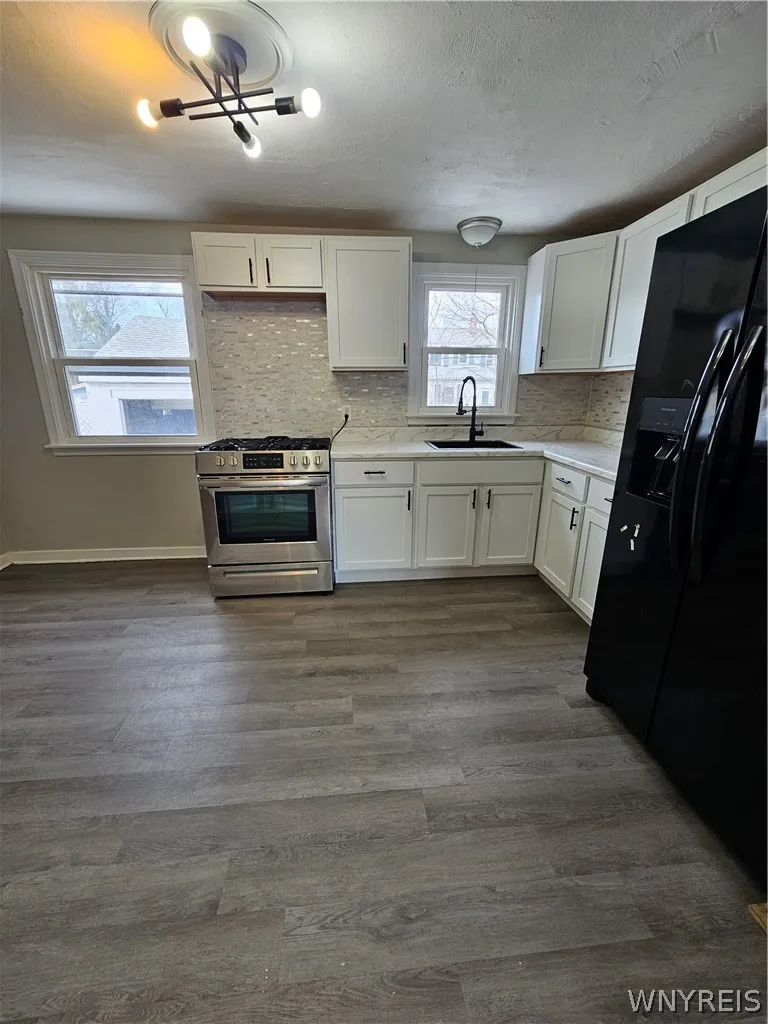 42 Layton Avenue, Amherst, New York 14226, Amherst, New York 14226, 2 Bedrooms Bedrooms, 5 Rooms Rooms,1 BathroomBathrooms,Residential Lease,For Rent,42 Layton Avenue, Amherst, New York 14226,0,B1665059